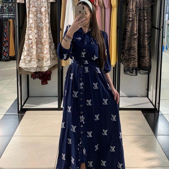 Dress - Picture 4 of 4